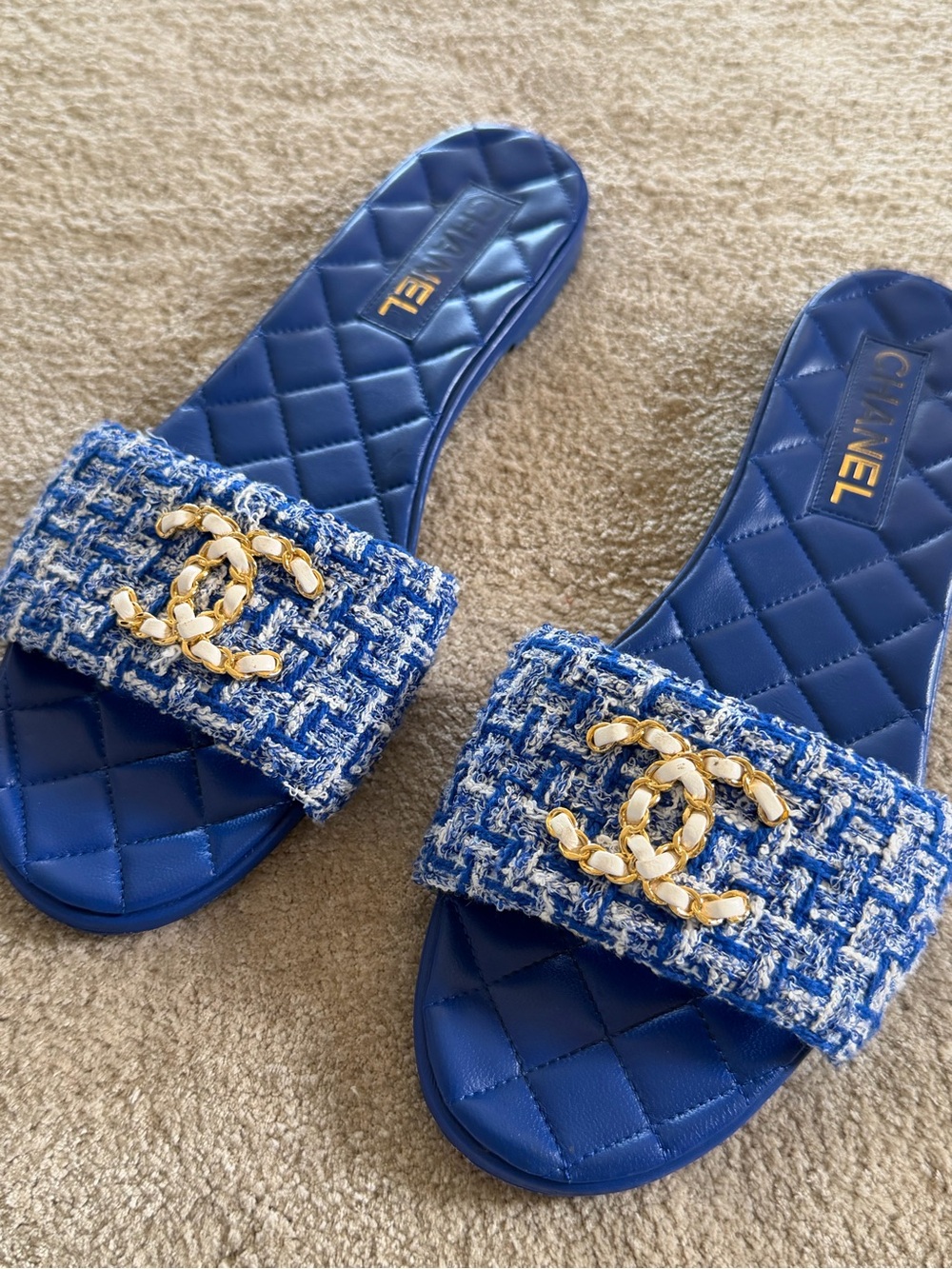 Beautiful Chanel Interlocking CC Logo Tweed Leather Slides